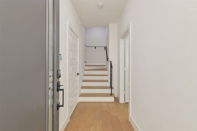 Building Photo - 316 Thornton Rd Unit D Rental