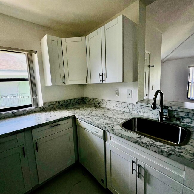 Photo - 4030 NW 87th Ave Unidad 4030