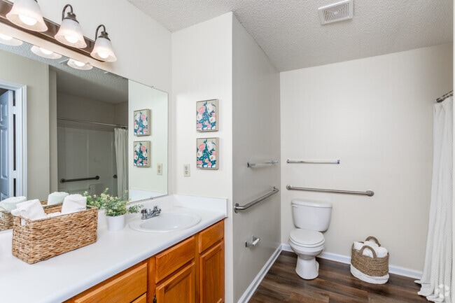 2BR, 2BA - 1,317 SF