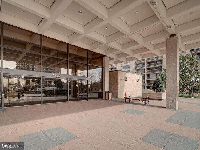 Building Photo - 3705 S George Mason Dr Unit 1111S