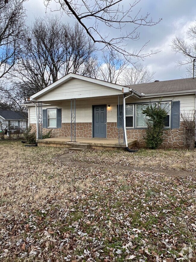 Building Photo - Three Bedroom Ranch with Fenced Yard in Ol... Rental