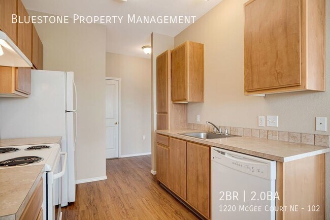 Two-Bedroom Apartment at Hawk's Point --Av... - Two-Bedroom Apartment at Hawk's Point --Av... Unit 102
