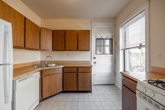 Photo - 3519 N Racine Ave Unit W1