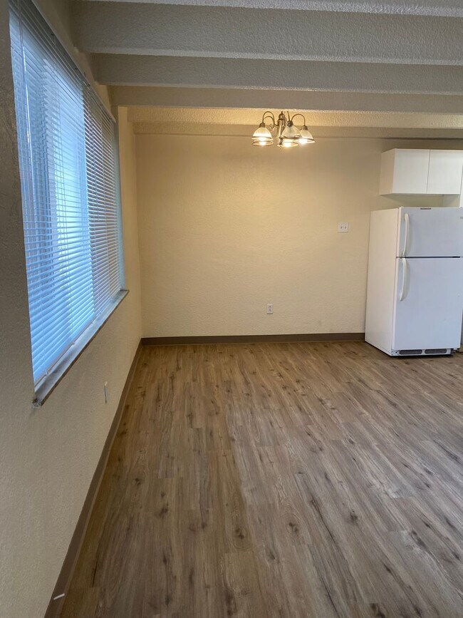 Photo - The Lanai Apartments