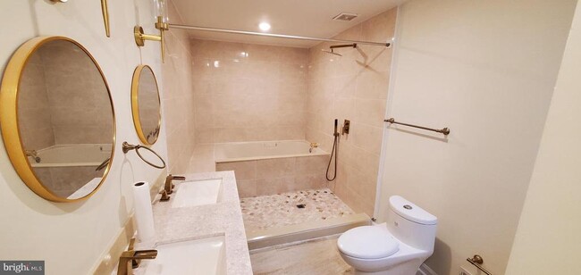 Photo - 1332 W Silver St