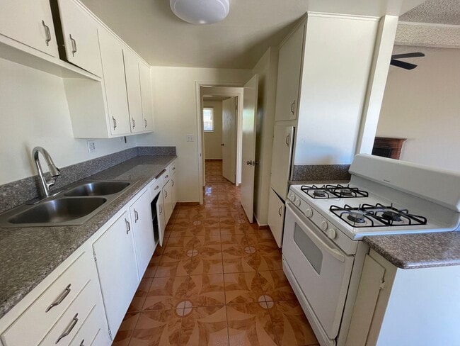 Photo - Apple Valley, 3 Bedroom, 2 Bathrooms, 1/2 ...