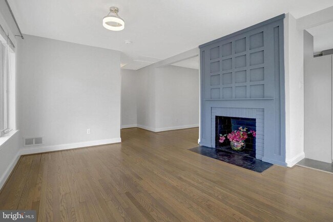Photo - 7909 Martha Washington St