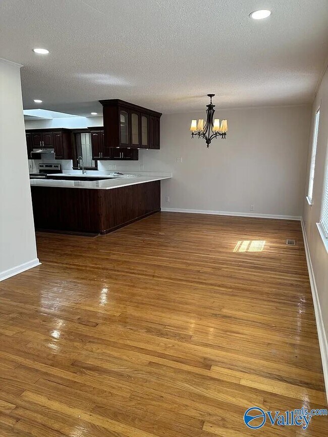 Photo - 2712 Garvin Rd NW