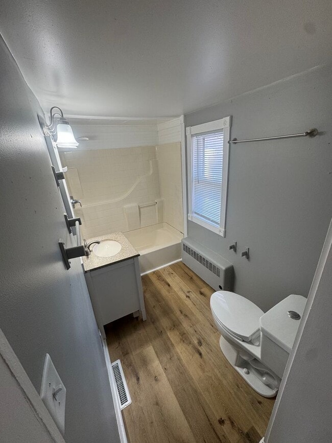 Photo - 1821 Shawano Ave Unit A