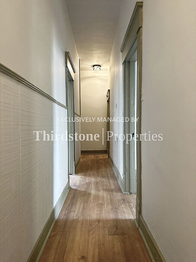 Photo - 210 E 9th St