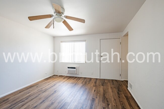 Photo - 2241 E Laney Ave