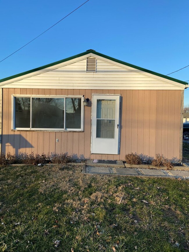 Buckeye Lake Two Bedroom House - Buckeye Lake Two Bedroom House