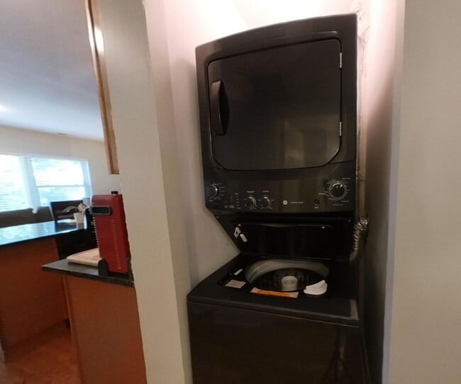 Photo - 1343 W Winona St Unit 2E