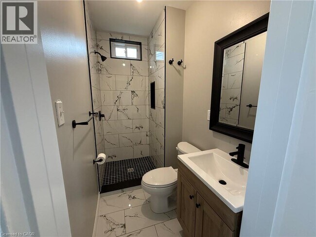 Photo - 103 ELLIOTT St