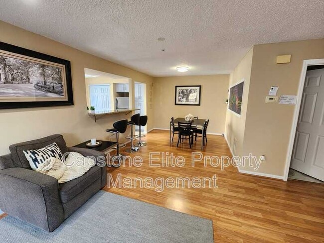 30 Richmond St Unidad 3 - Standard Corner