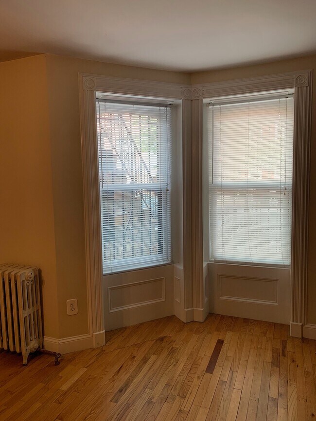 Photo - 288 Monmouth St