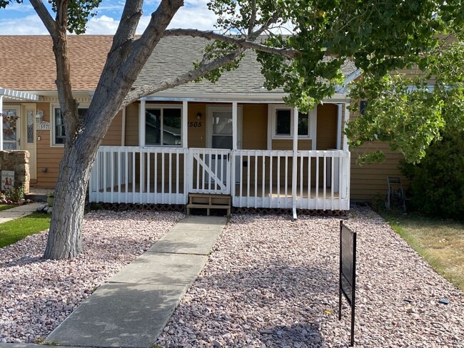 Building Photo - 2 bedrooms, 2 bathrooms Rental