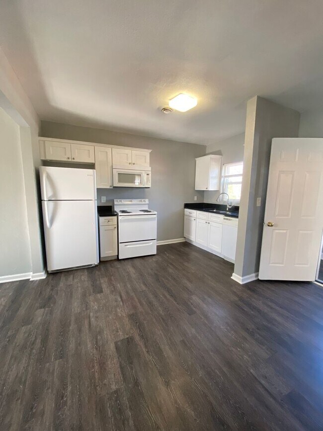 Photo - MAR3003#-PR BK HOLD POI Unit MAR3003#1-PR