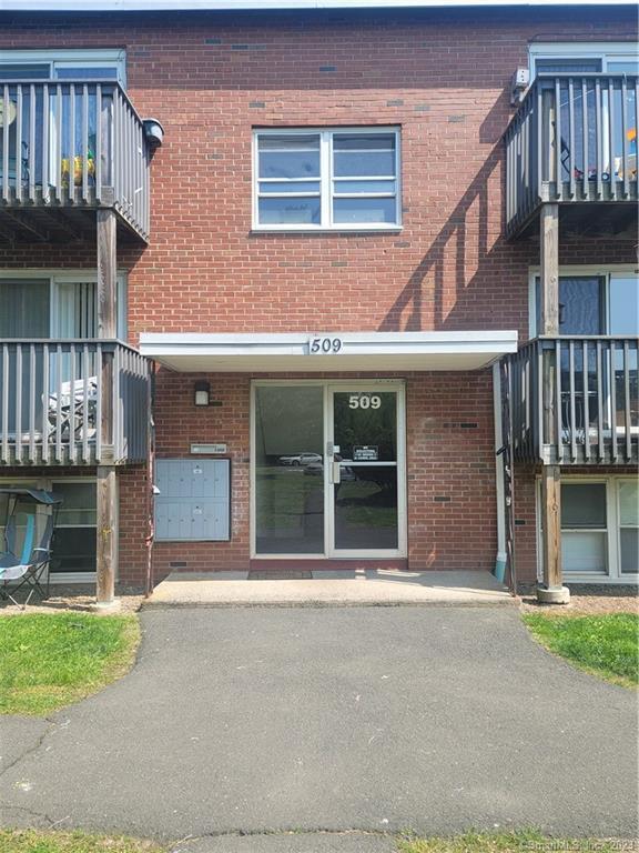 509 Emmett St Condo For Rent in Bristol, CT