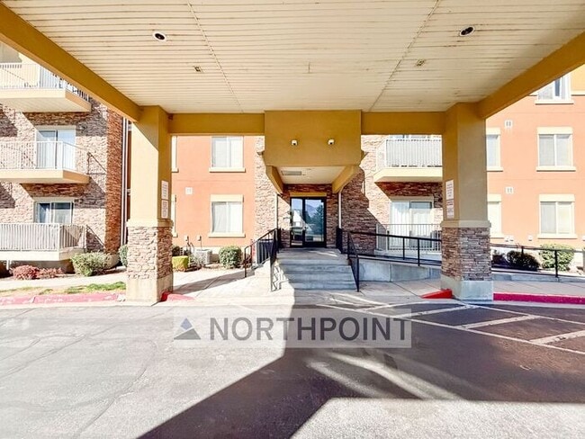 Photo - 2 Bed 2 Bath Condo - 9 foot ceilings with Mountain Views from deck!