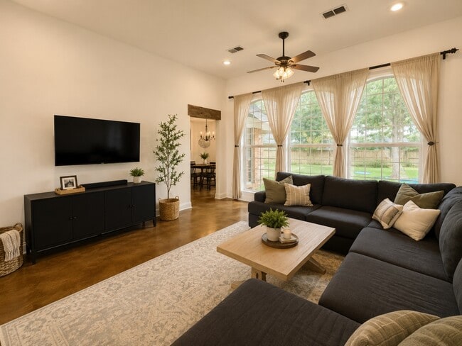 Photo - 206 Hunnington Dr
