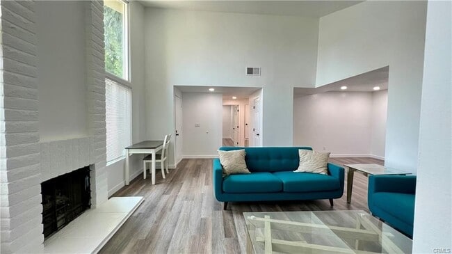 Building Photo - 2061 W Redlands Blvd Rental