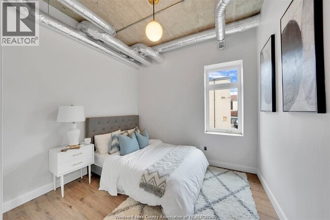 Photo - 6550 Wyandotte St E Unit 102