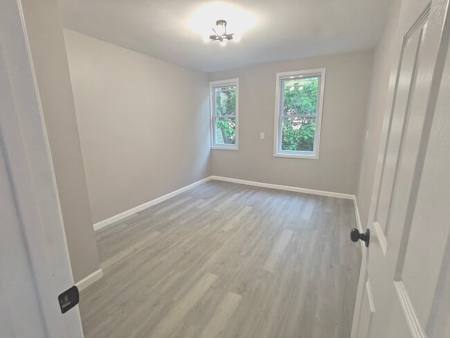 Photo - 291 W Runyon St Unit 2