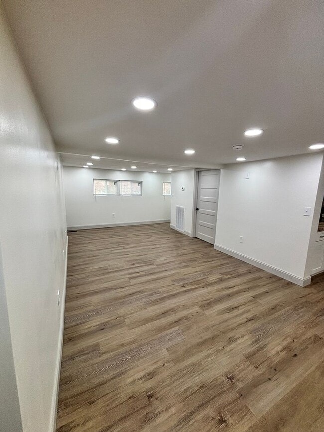 Photo - Newly Remodeled 3bd/1bth!!