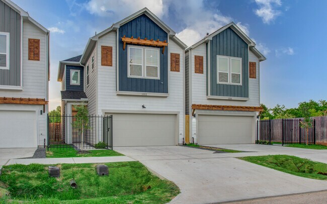 Photo - 1052 Mansfield St