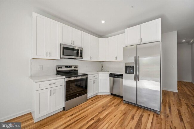 Photo - 1645 N Marshall St