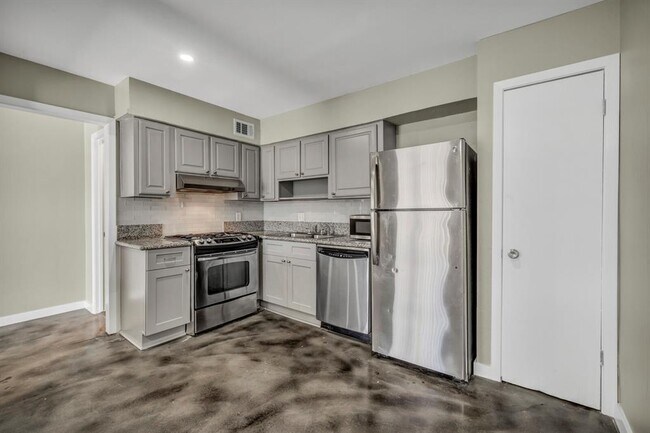 Photo - 2808 Skyway Cir