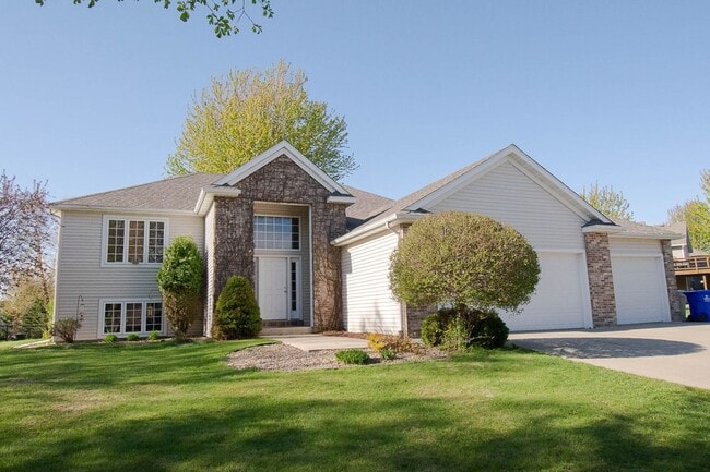 Building Photo - Incredible home in desirable Hart Farms location!