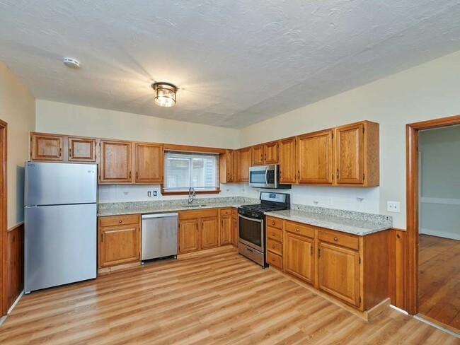 *Pictures are representative samples of the advertised unit. In some cases, the actual units you to - 26 Concord St Unit 02 Rental