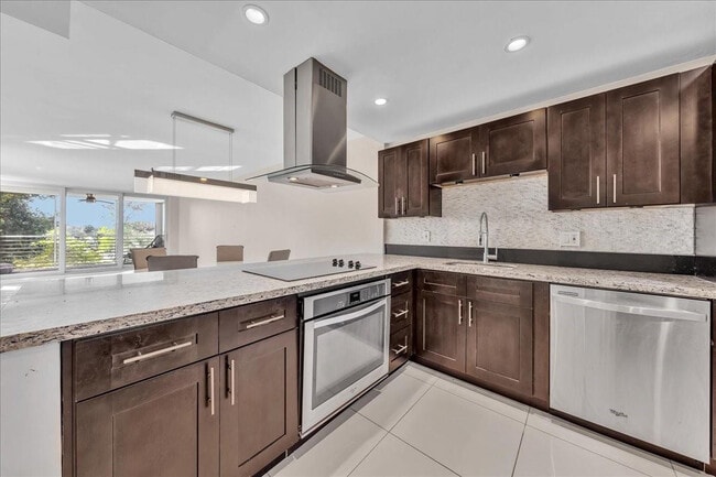 Photo - 3520 Oaks Way Unit 306