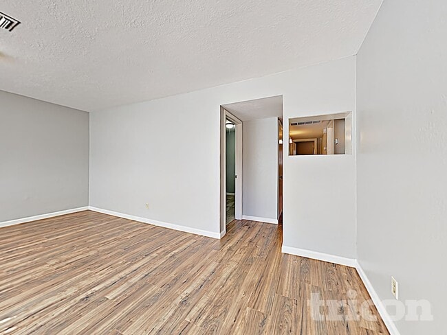 Photo - 1901 Georgina Dr