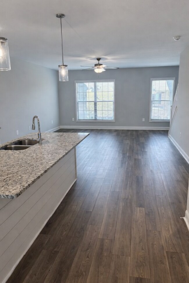 Photo - 2824 Yorkshire Moors Wy