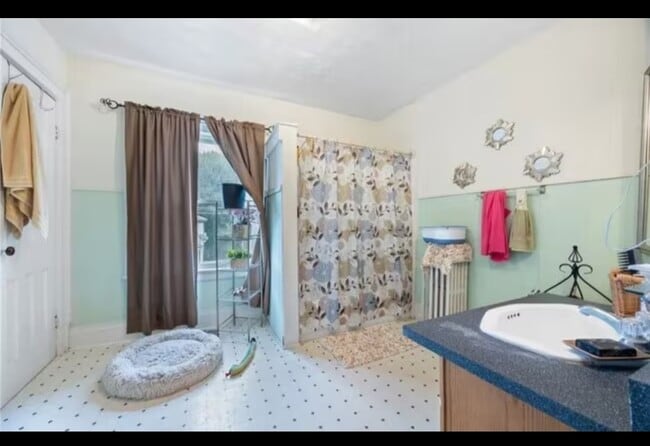 Photo - 32 W William St