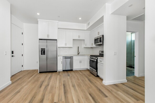 Photo - 10928 S Inglewood Ave Unit 303