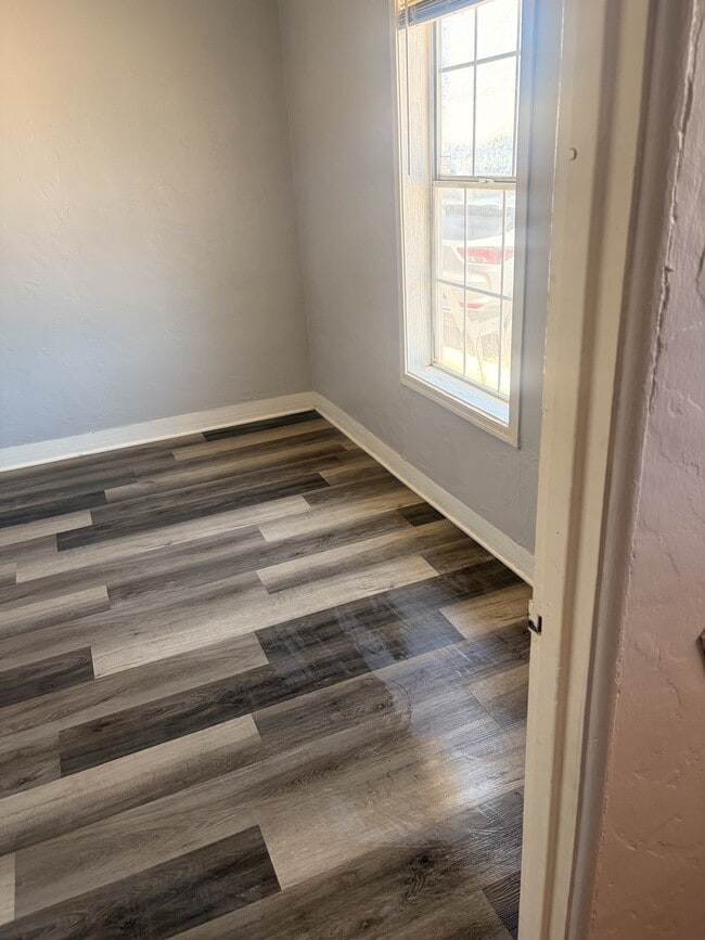Photo - 2021 E Louise Ave Unit 3