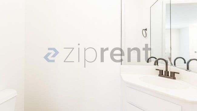 Photo - 730 Jefferson St