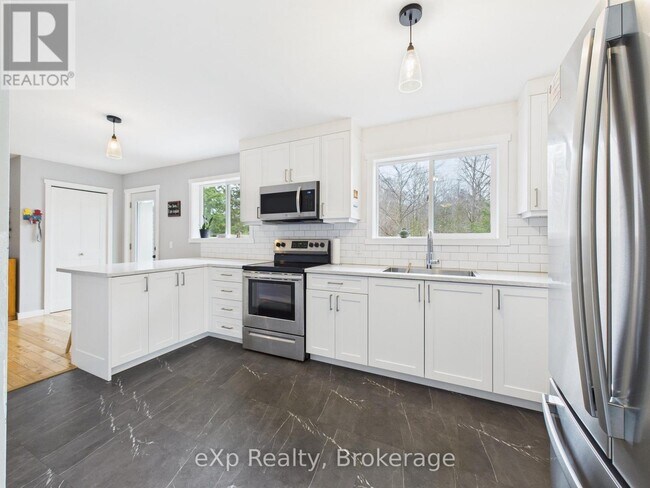 Photo - 568 McNabb St