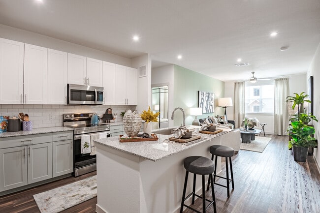 Photo - Prose Greenbriar