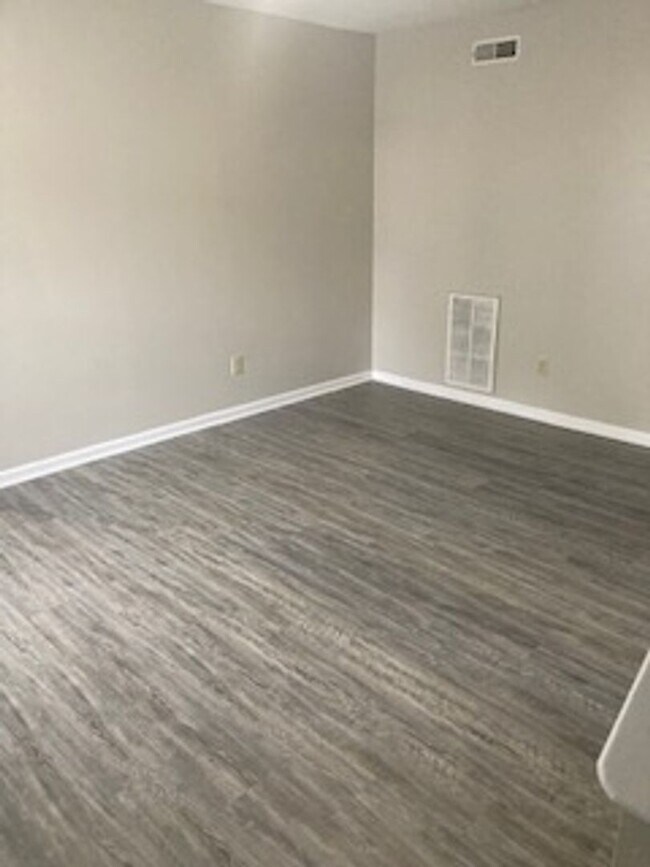 Photo - 1110 Park St