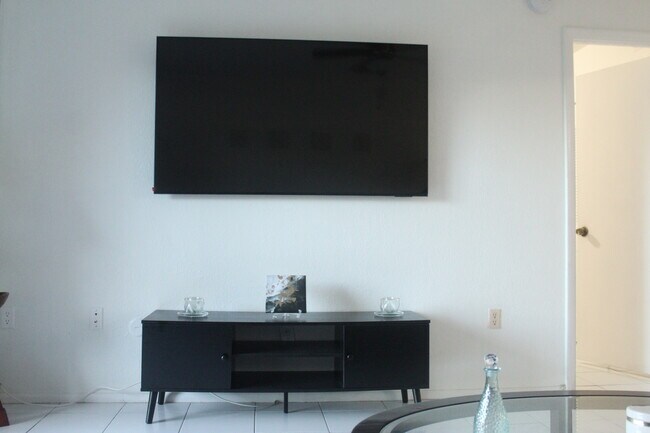 Photo - 4156 Inverrary Dr Unit 407