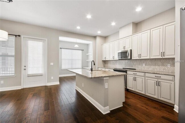 Photo - 2213 Lobelia Dr