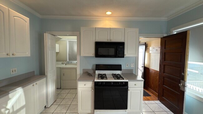 Photo - 18 Bigelow St Unit 3