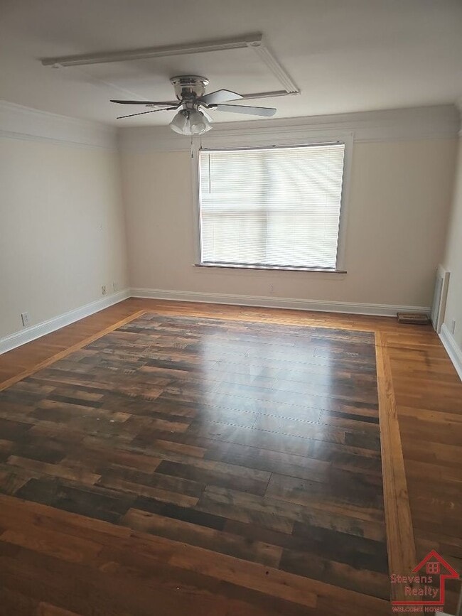 Photo - 441 Harding Pl