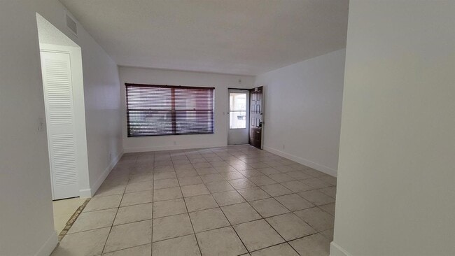 Building Photo - 3712 N University Dr Unit 3712