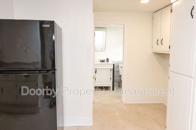 Photo - 814 N Germantown Rd